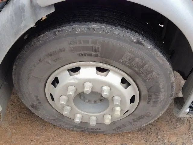 VOLVO VM 260 8X2 CARROCERIA ANO 2010 - Foto 5