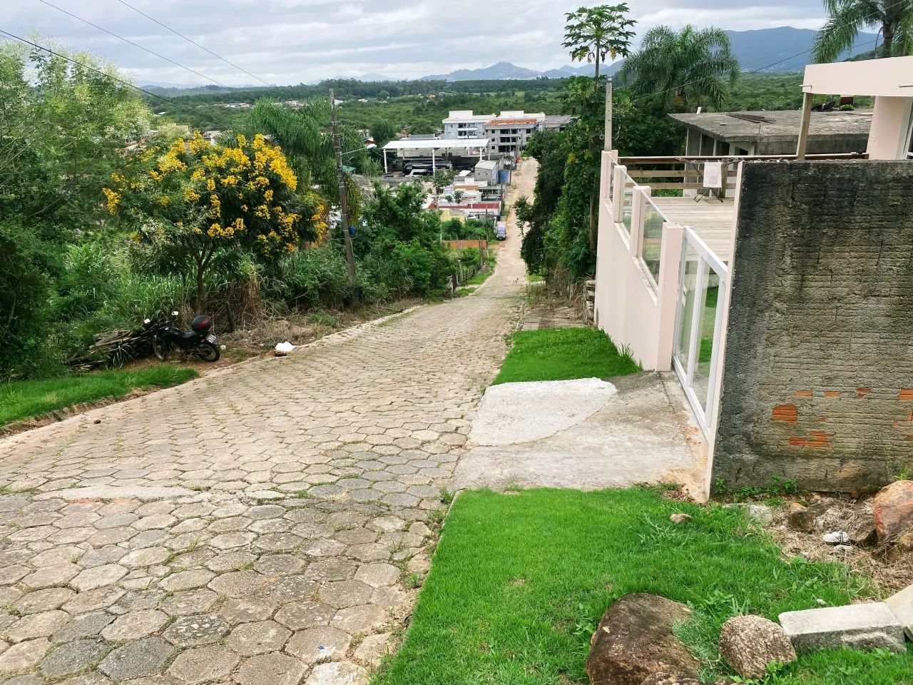 Terreno vista mar de 550 mil por 395 mil só. Ribeirão da Ilha - Foto 2