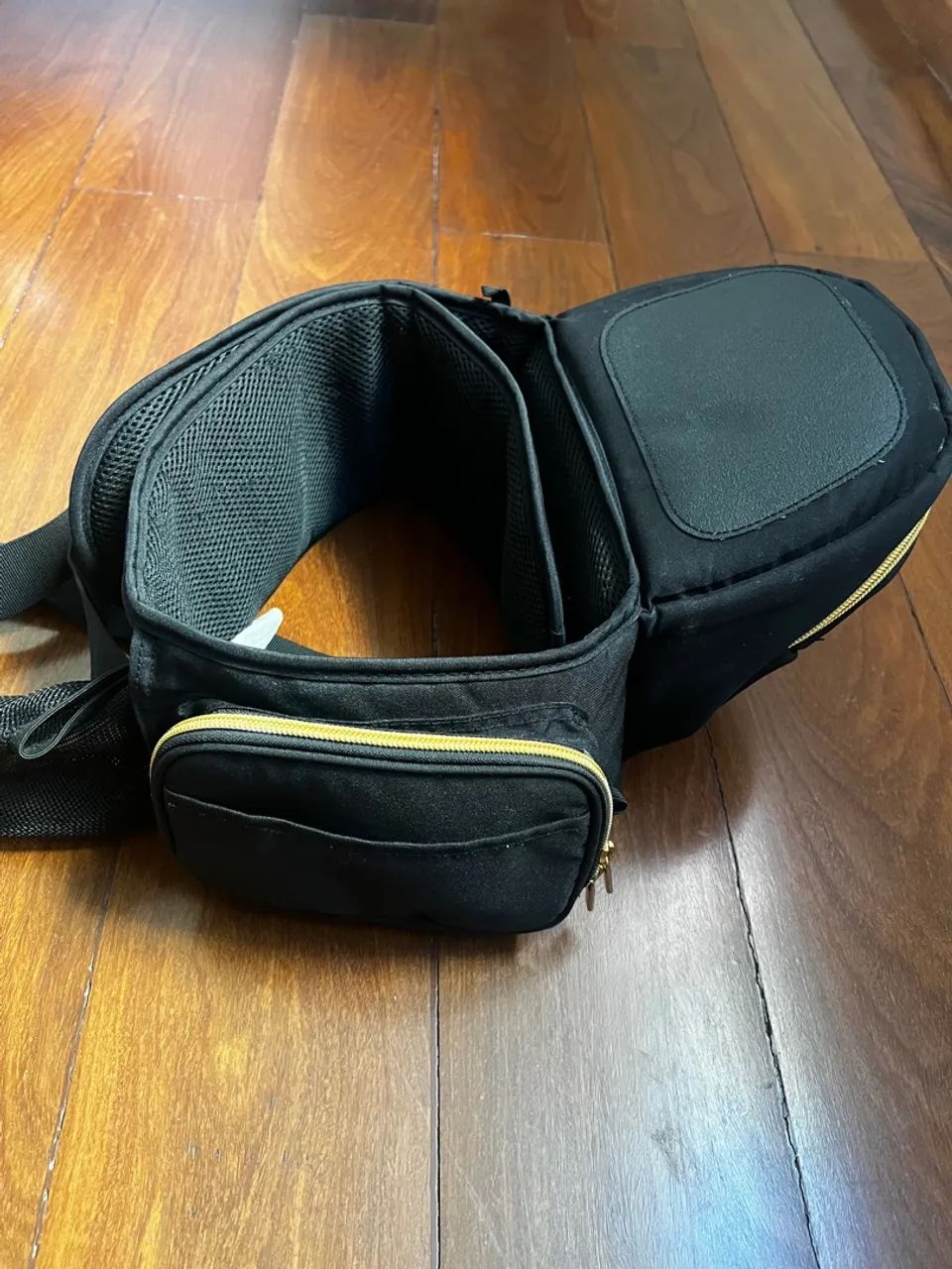 Canguru Ergonômico Tushbaby com Bolsos e Extensor - Foto 2