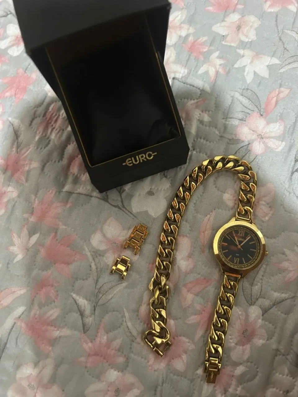 Relógio Euro Dourado com Pulseira de Elos