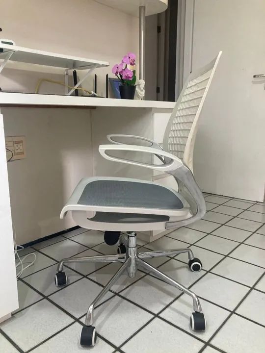 CADEIRAS P/ ESCRITÓRIO OU CASA  - Foto 2