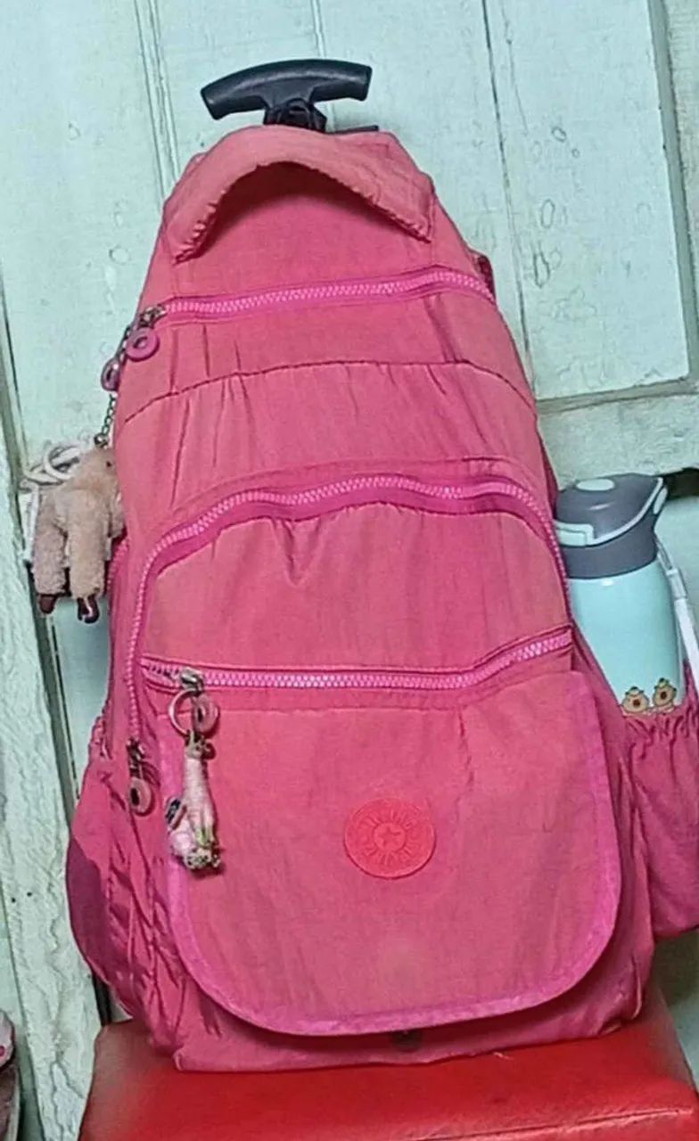 Mochila de rodinha feminina 