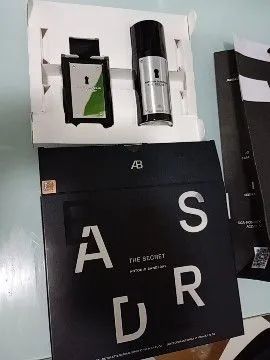 Vendo kit perfume e desodorante Antonio Bandeiras The Secret! Extra!