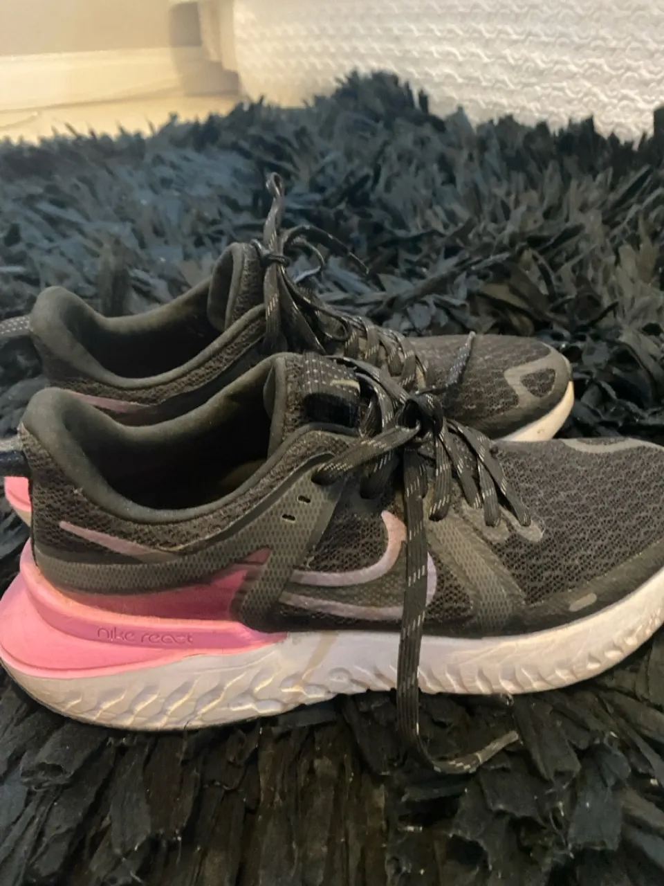 Tênis Nike React Feminino - Conforto e Estilo!