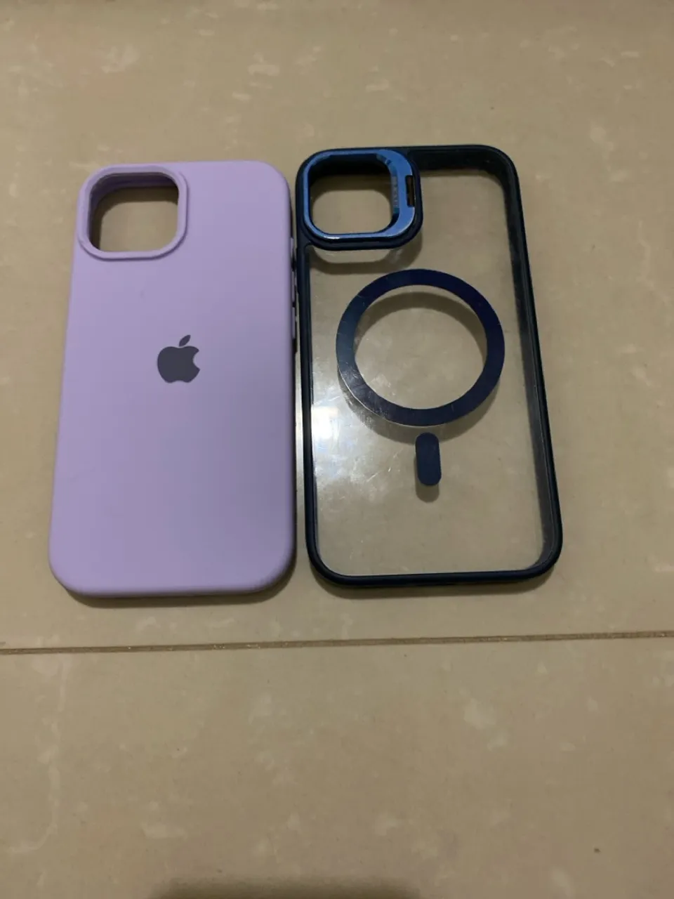 Capinha iPhone Lilás e Capa Transparente com MagSafe iPhone 11 e 15