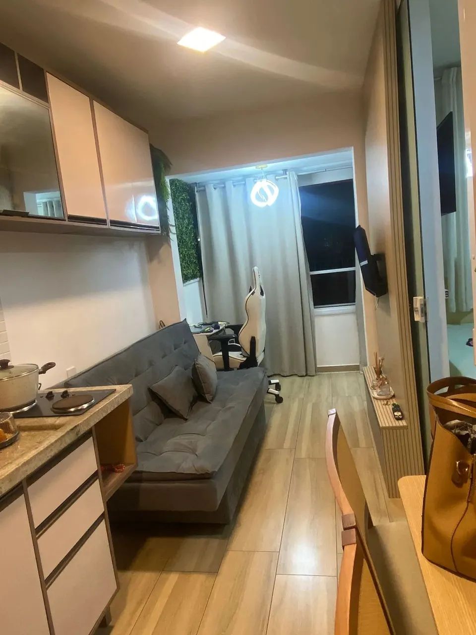 Imóvel para aluguel possui 20 metros quadrados com 1 quarto em Amaralina - Salvador - BA