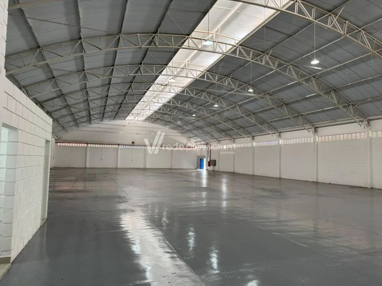 Galpão de 1.400m² para Locação em Vinhedo  Infraestrutura Completa em Condomínio Industria