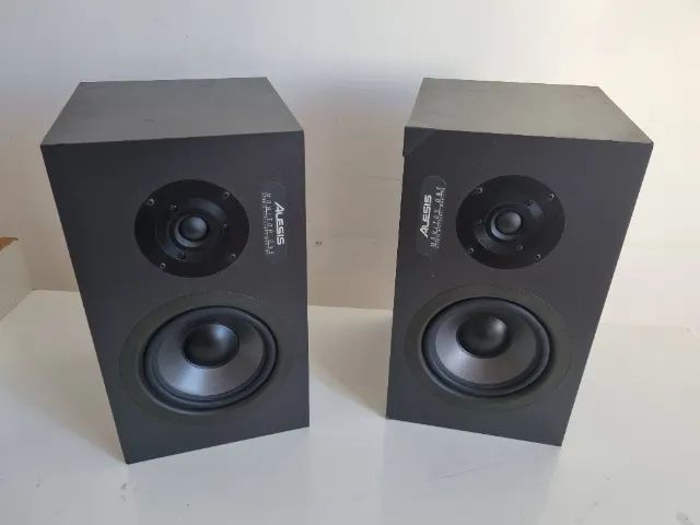 Monitor Referencia Alesis One Caixas Acústicas