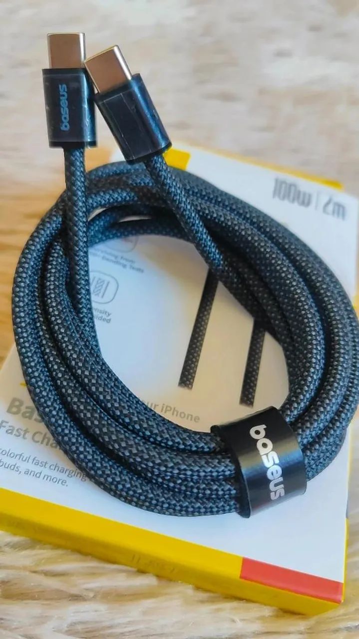 Cabos Baseus USB-C e Lightning 
