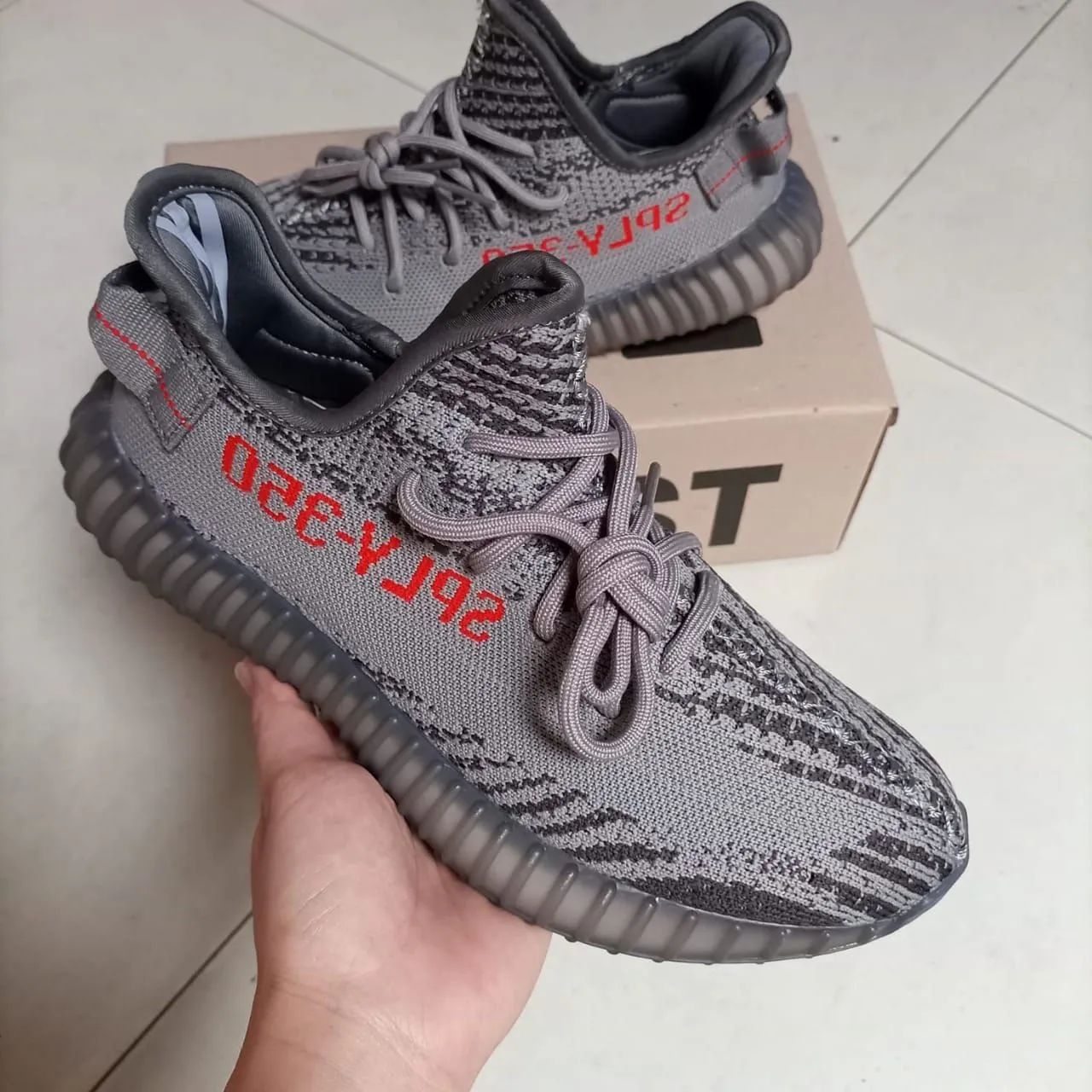 Tênis Adidas Yeezy  no atacado - Foto 4