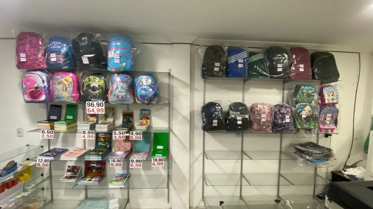 2 PRATELEIRAS DE VIDRO COMPLETA + VITRINE COM BASE
