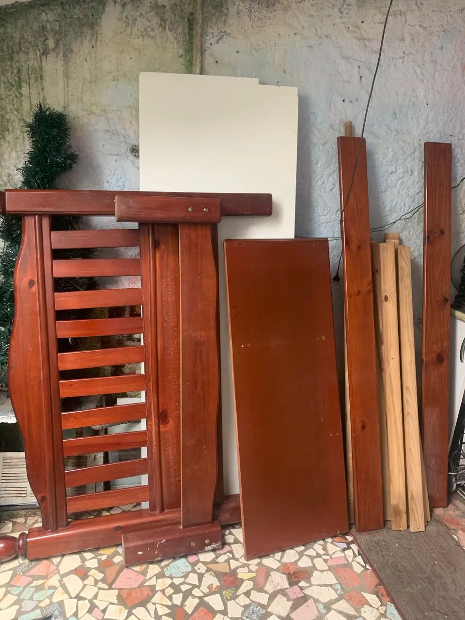 Cama de Casal De Madeira Maciça Semi nova  - Foto 2