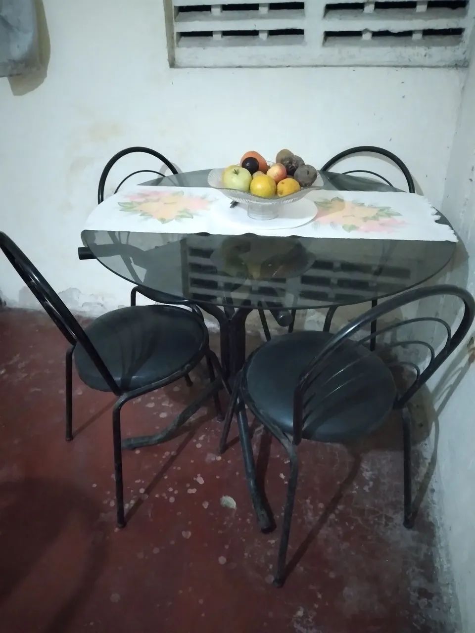 Mesa de vidro 4 cadeiras  - Foto 2