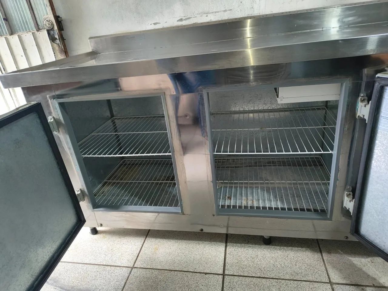 Balcão refrigerado c/pia e controladora digital 220v ENTREGO  - Foto 4
