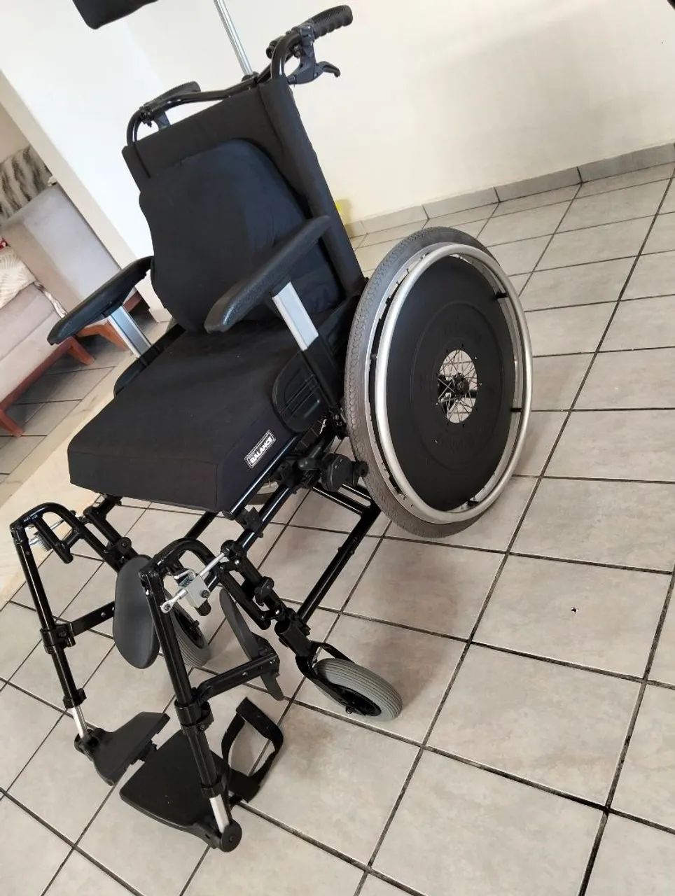 Cadeiras de rodas nunca usada