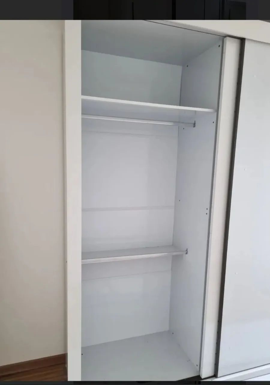 Guarda roupa casal impecável  - Foto 5