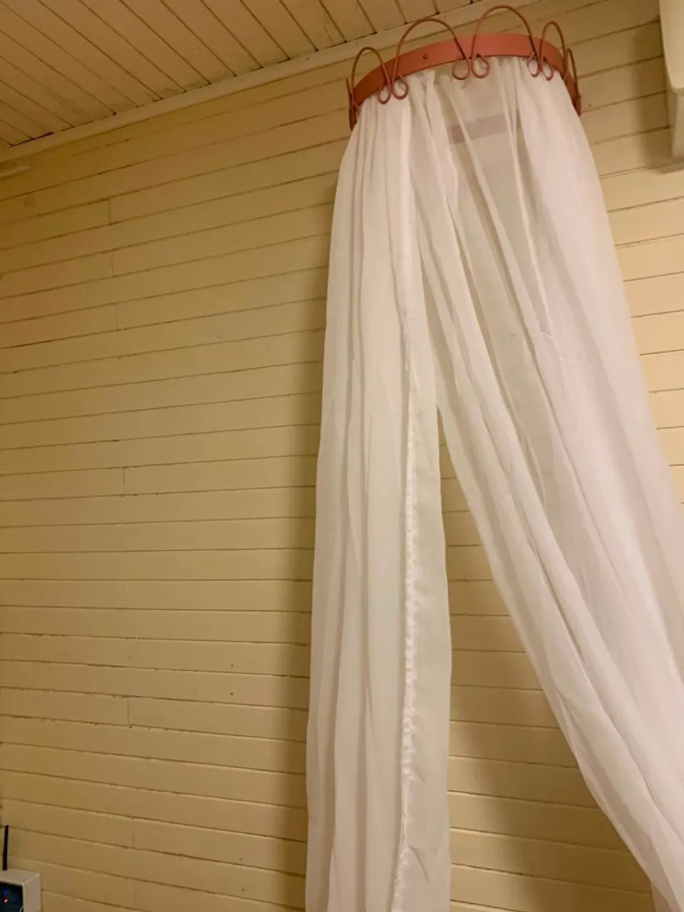 Dossel de parede rosé com mosquiteiro branco para berço - Foto 2