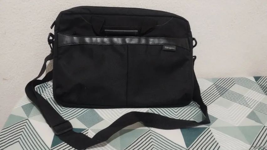 Maleta p/ Notebook Business Targus