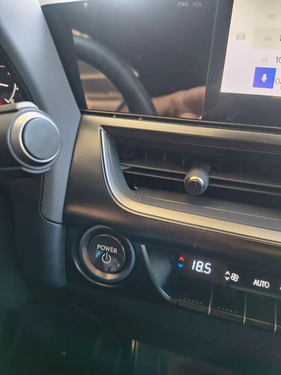 Lexus UX-250h Dynamic 2.0 16V Aut.(hybrid), foto 7 de 16