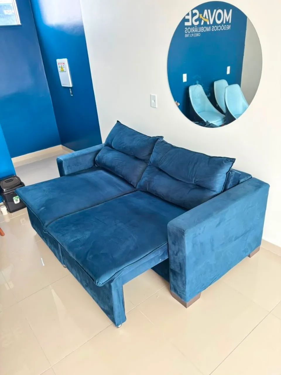 Sofá Azul de dois lugares - Foto 2