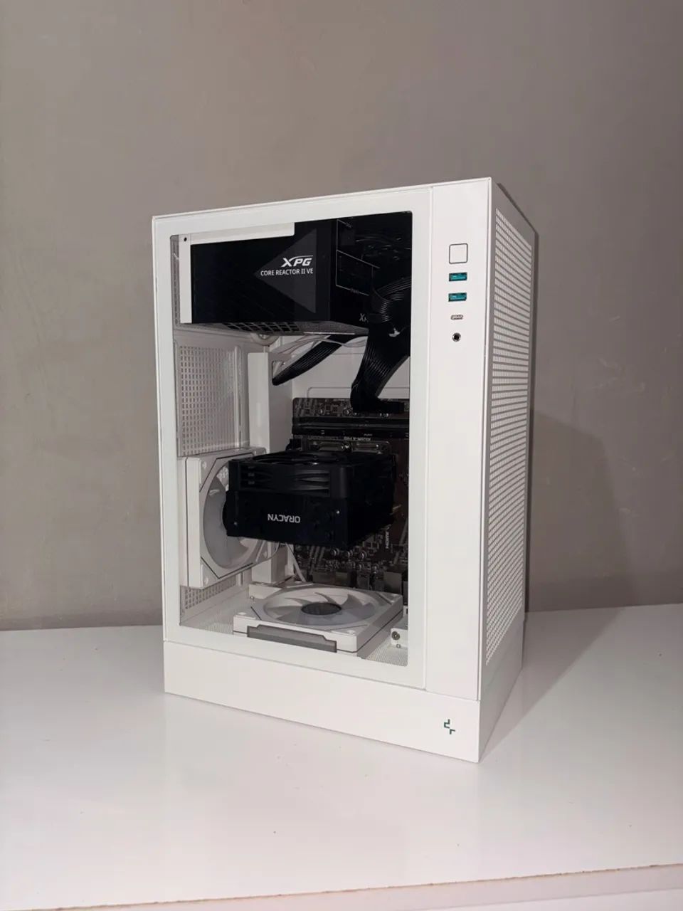 Pc gamer praticamente novo com 6 meses de uso