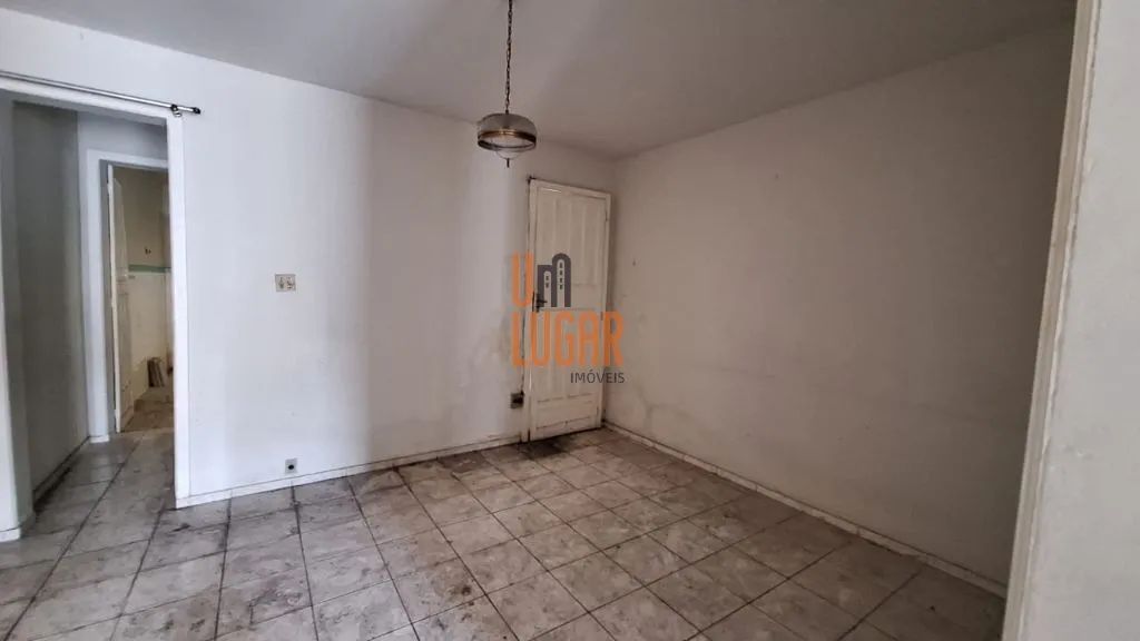 Um Lugar Imóveis Vende: Casa com ótimo espaço e boa localização na Alcindo Cacela entre Do - Foto 13
