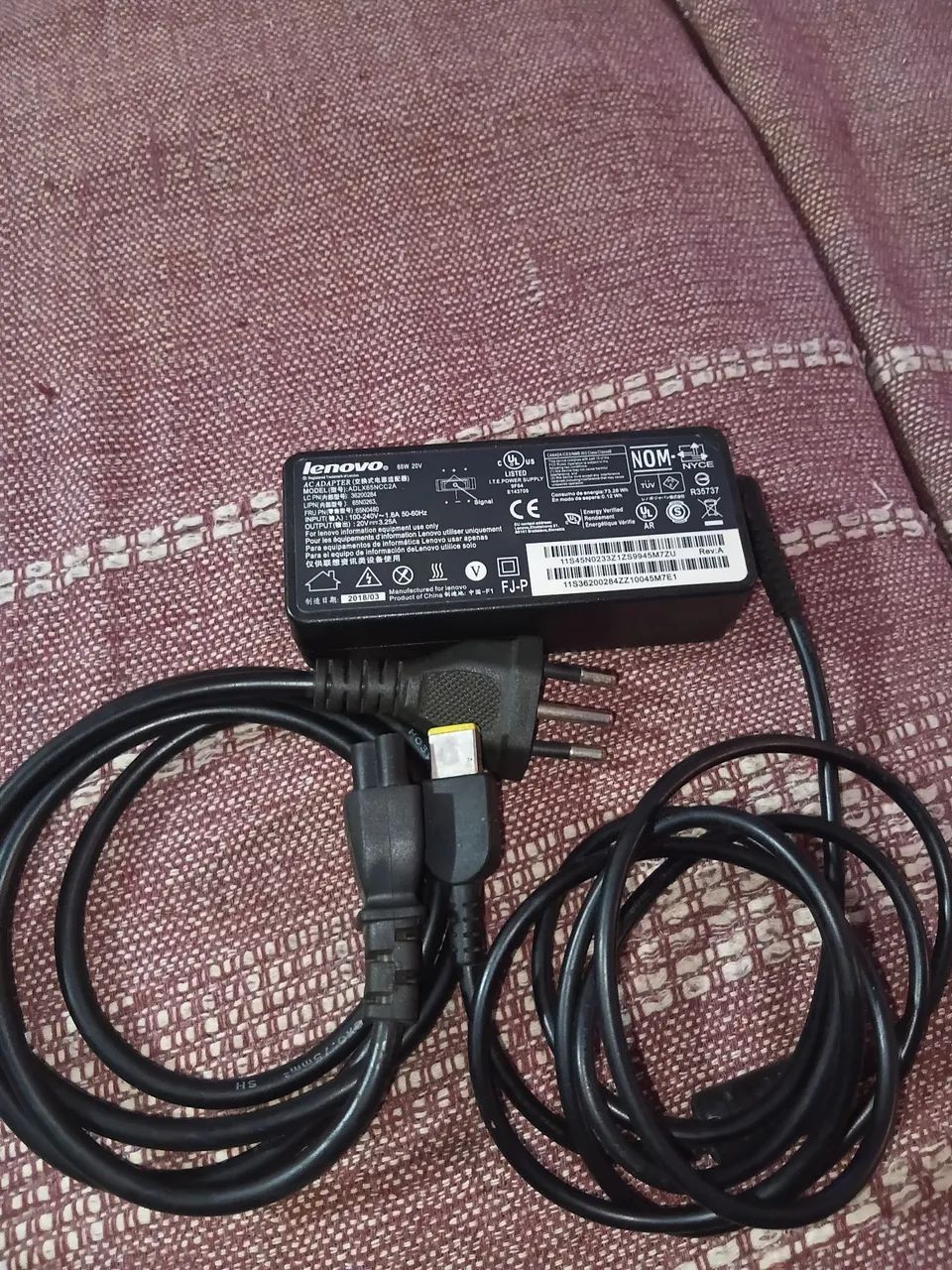Vendo carregador de notebook lenovo