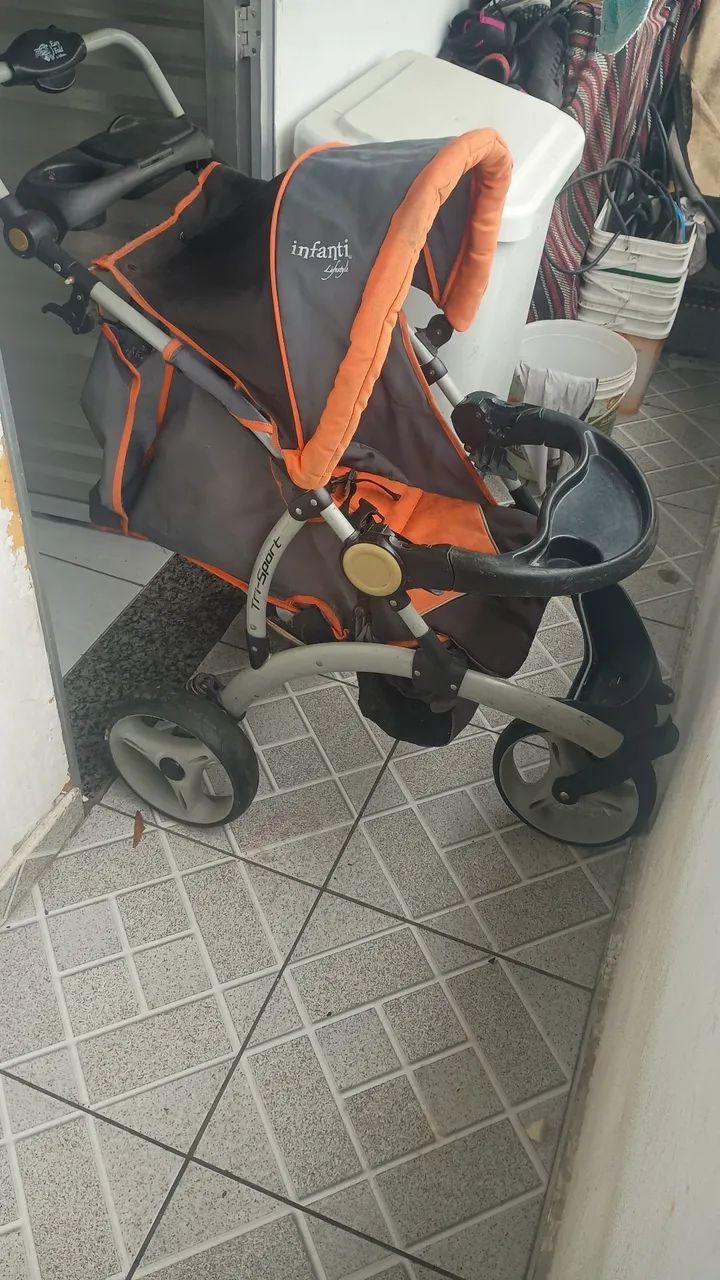 VENDO ou TROCO Carrinho de bebê com bb conforto  - Foto 2