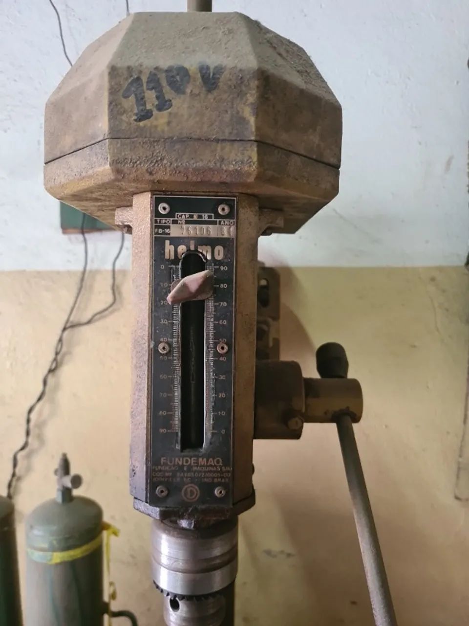 Furadeira de bancada industrial Helmo FB-16, 16 mm, com motor Kohlbach - Foto 3