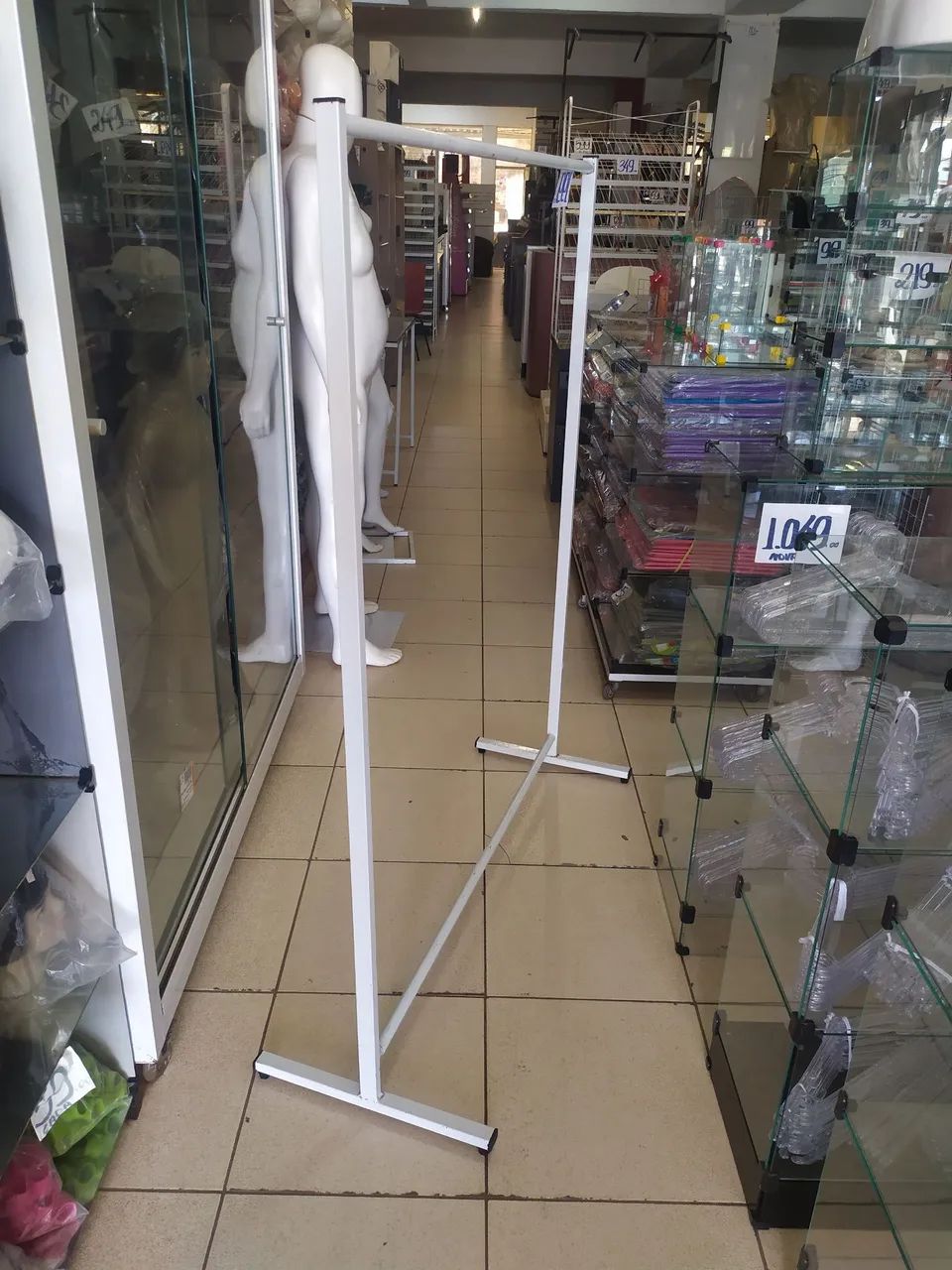 Arara de chão 