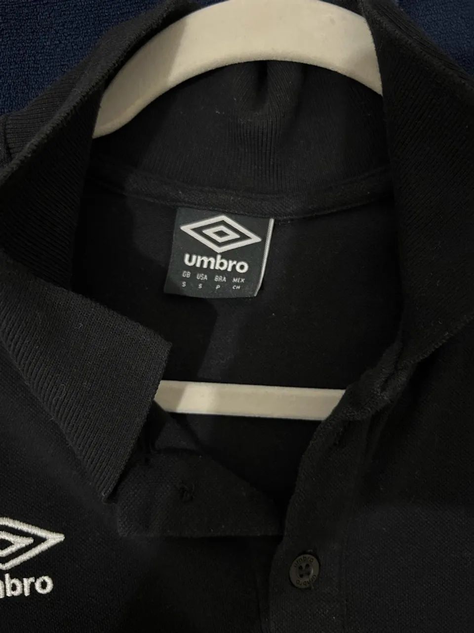 Camisa polo Umbro preta - Foto 2