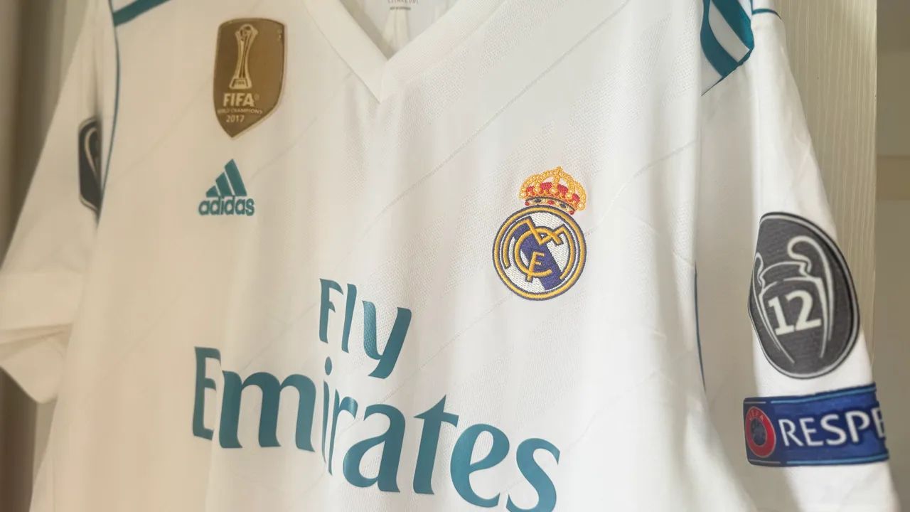 Camisa Real Madrid CR7 ORIGINAL TAM G relíquia  - Foto 4