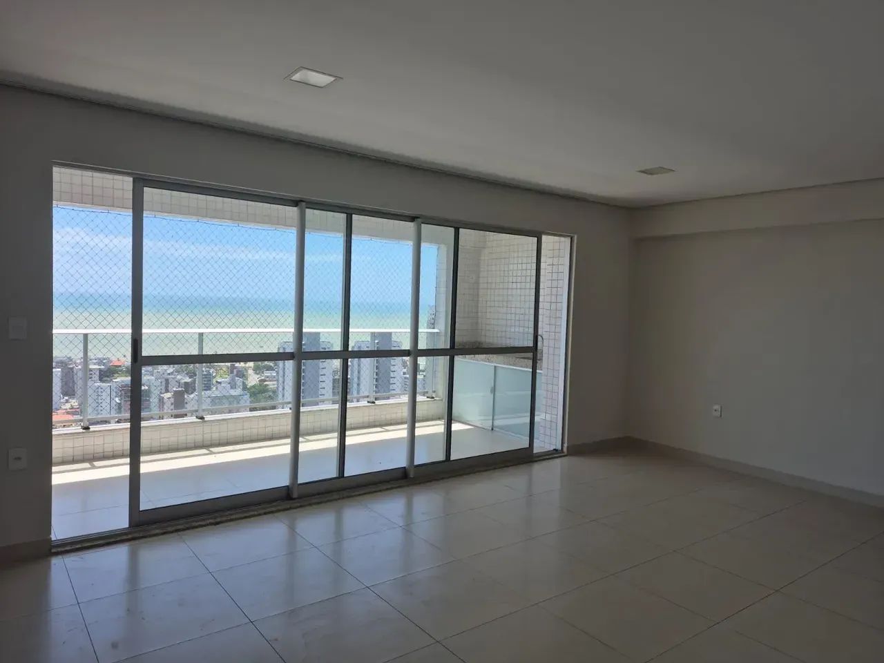 Alto padrão,com três suítes - Foto 4