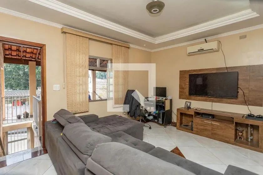 Casa à Venda - Centro, 2 Quartos, 200 m2