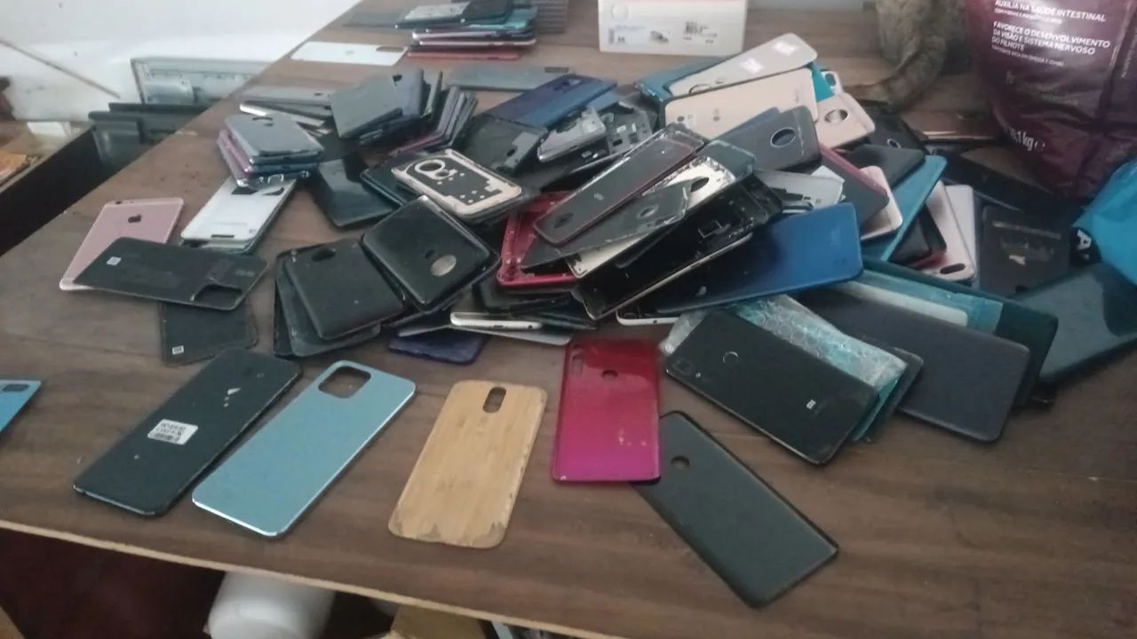 Grande lote de peças de celular 