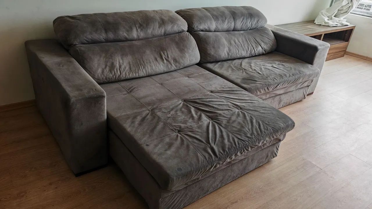 Sofá retrátil Suede cinza 2,5m - Foto 2