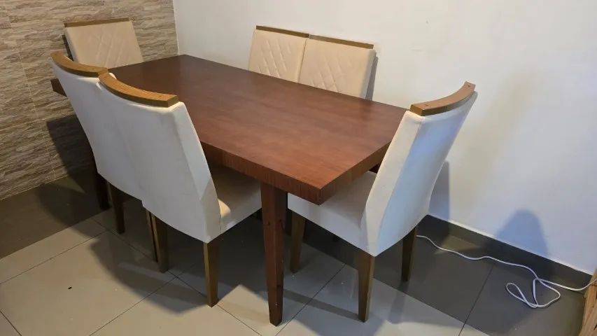 Mesa de Jantar com 6 lugares