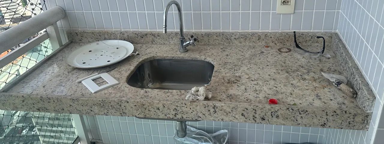 Marble Countertop with Faucet and Sink