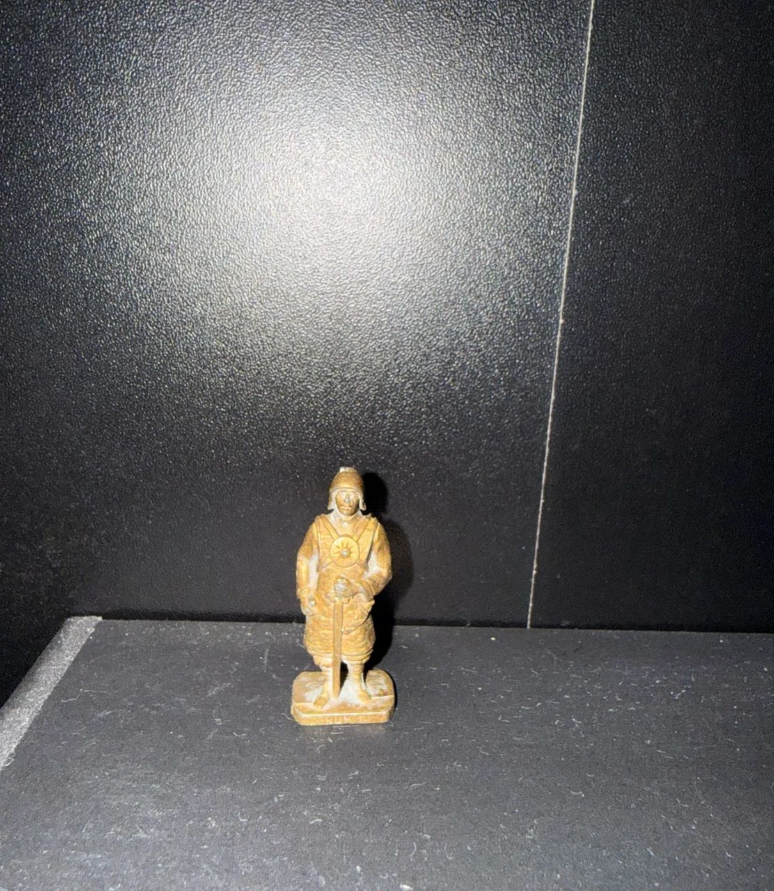 Kinder ovo anos 90 - Estátua de ferro 