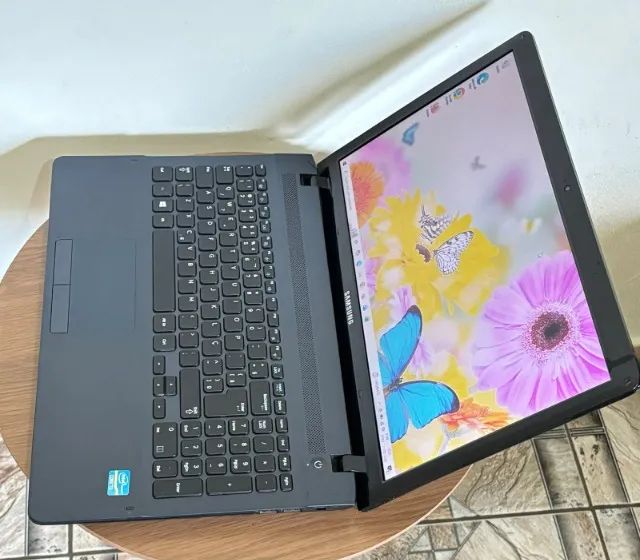 Notebook Samsung - Core i3 4th gen - Memoria de 8gb - SSD de 240gb - Foto 4