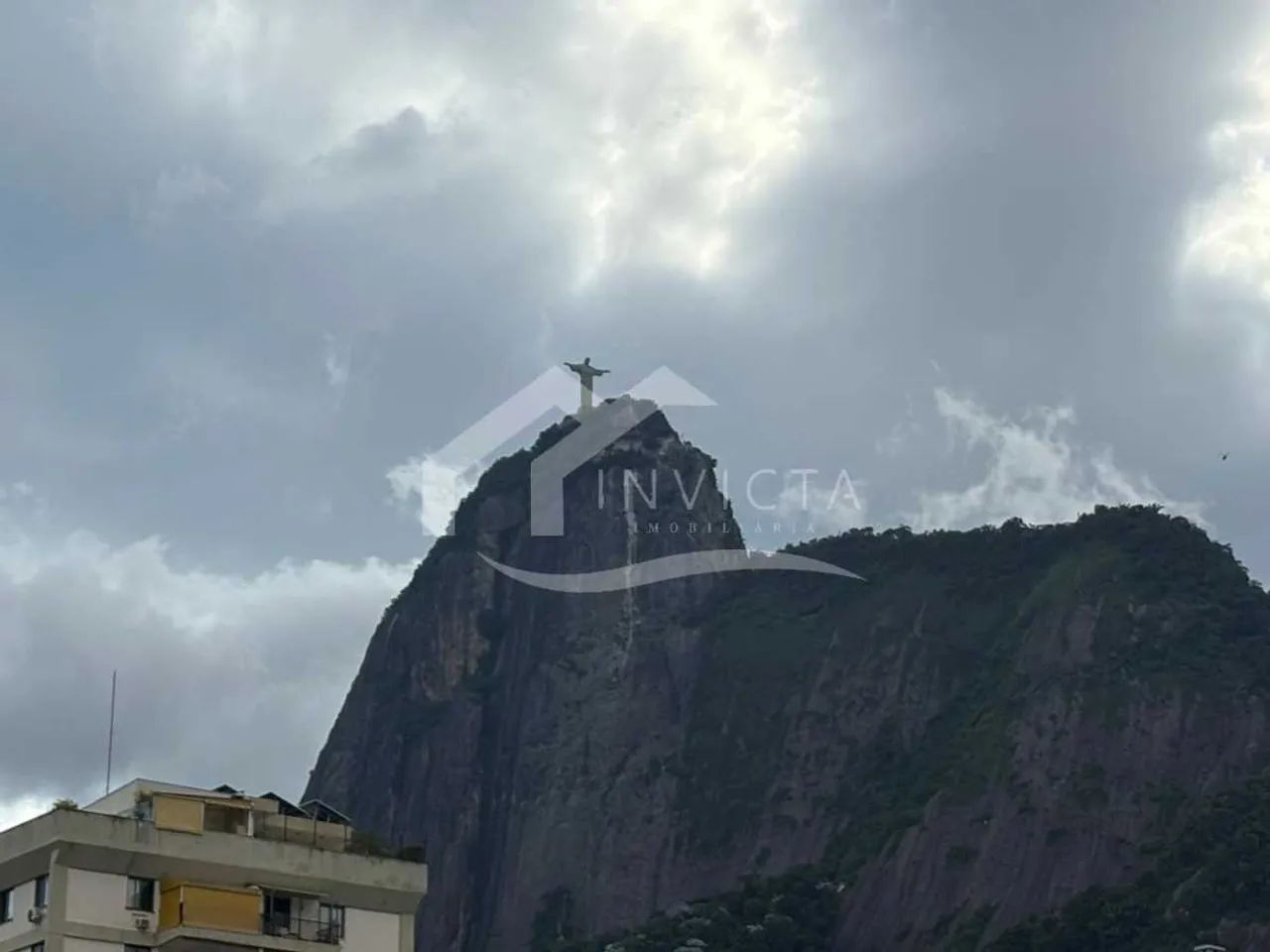 EXCELENTE OPORTUNIDADE DE QUARTO E SALA COM VAGA!!