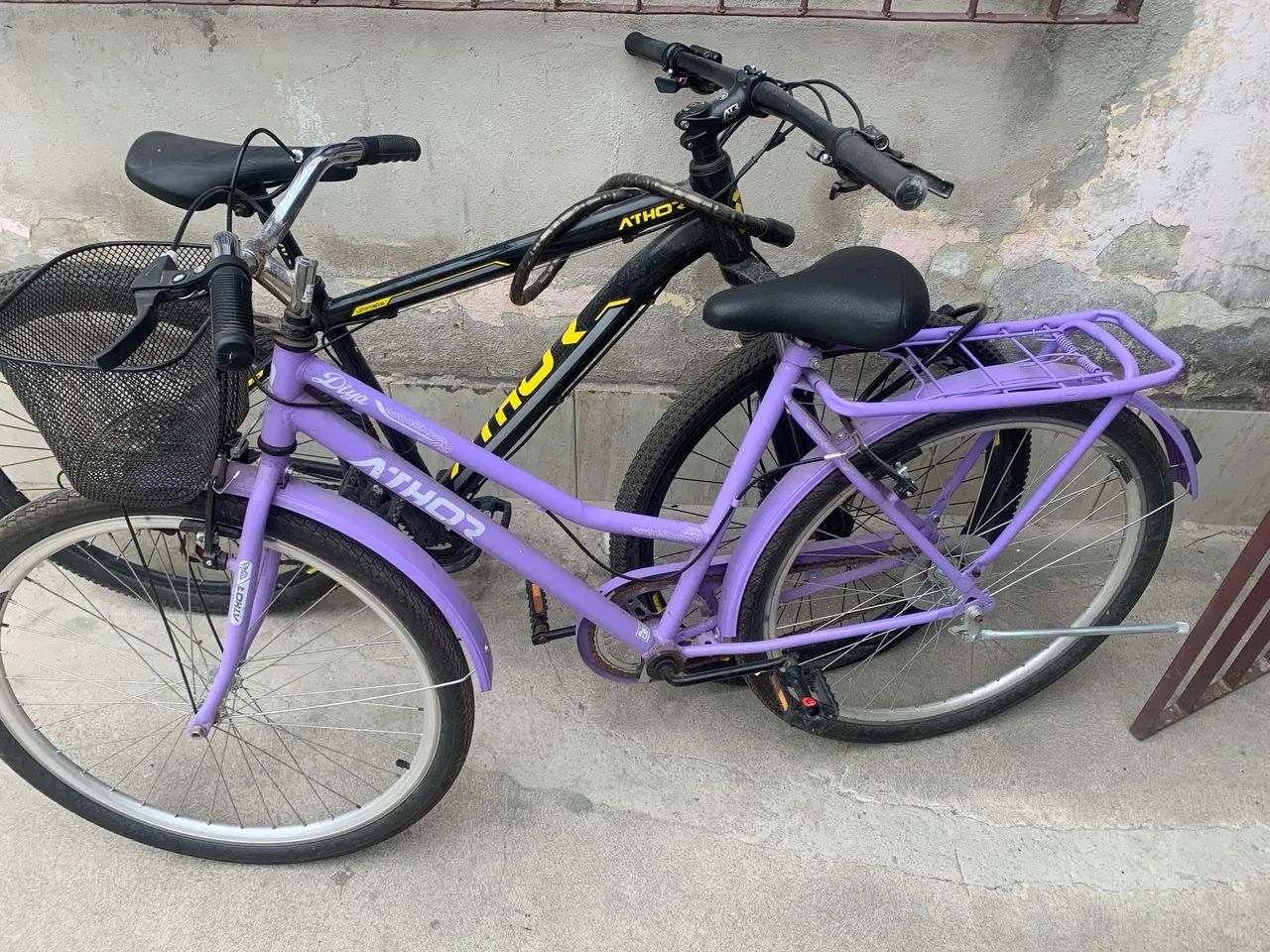 Vendo bicicleta semi nova 