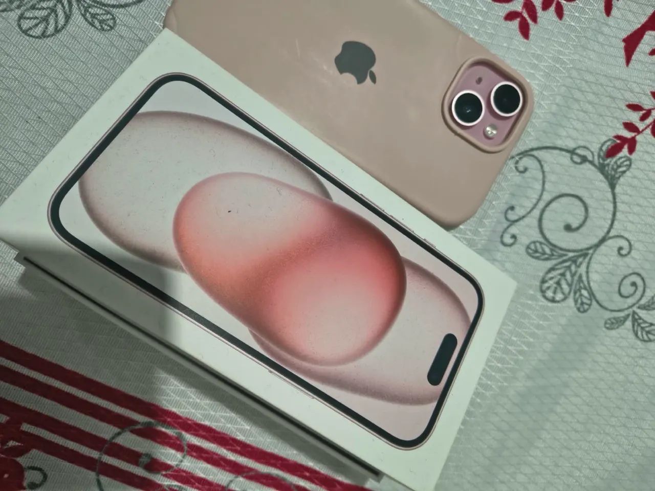 Celular 15 usado mais sem marcas de uso  - Foto 2