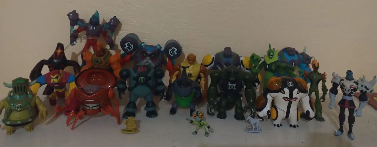 COLEÇÃO BEN 10 ORIGINAL BANDAI E SUNNY