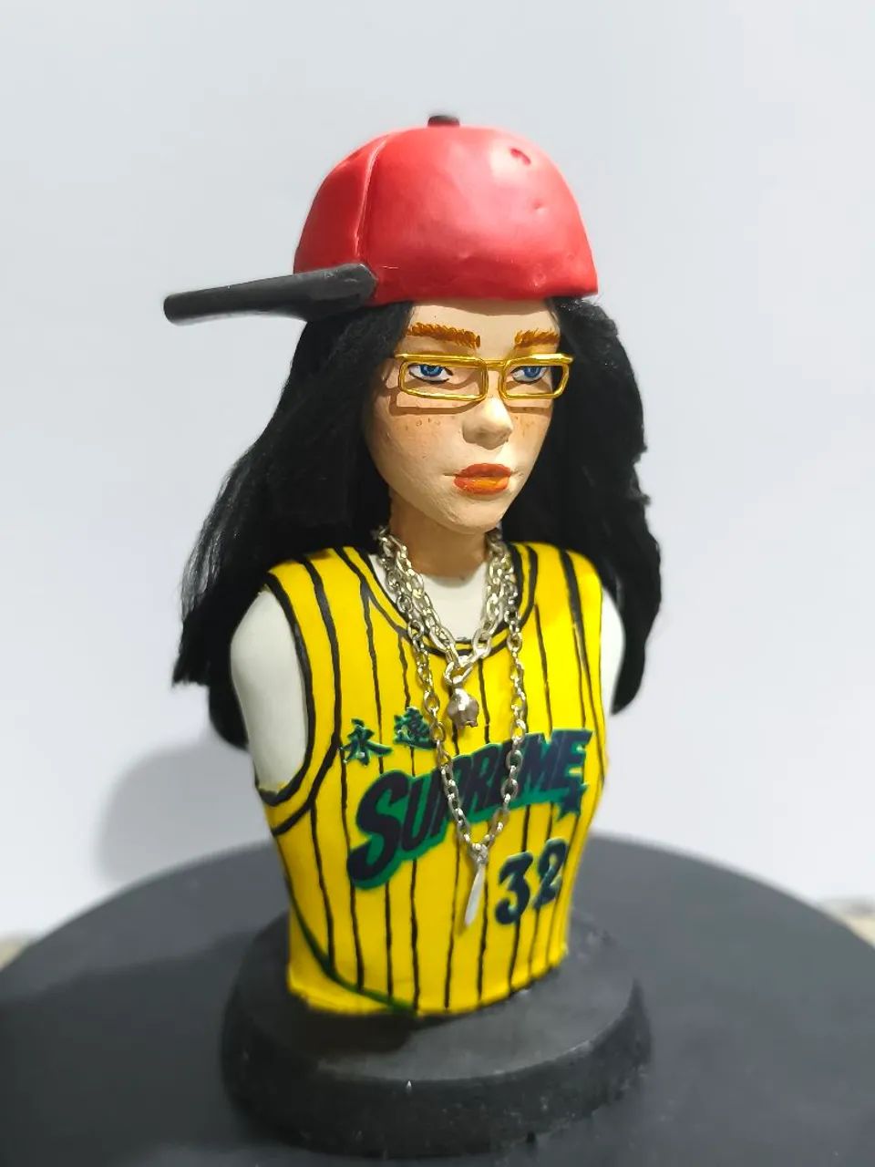 Billie Eilish - Lunch | Escultura Artesanal Exclusiva - Foto 2