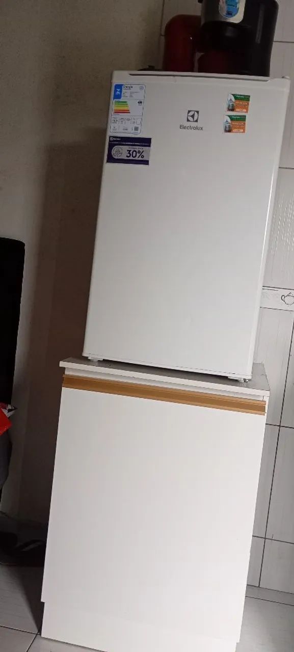 Frigobar Eletrolux mais balcão Kappesberg 