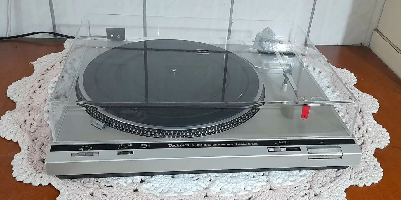 Toca discos TECHNICS model SL-D20
