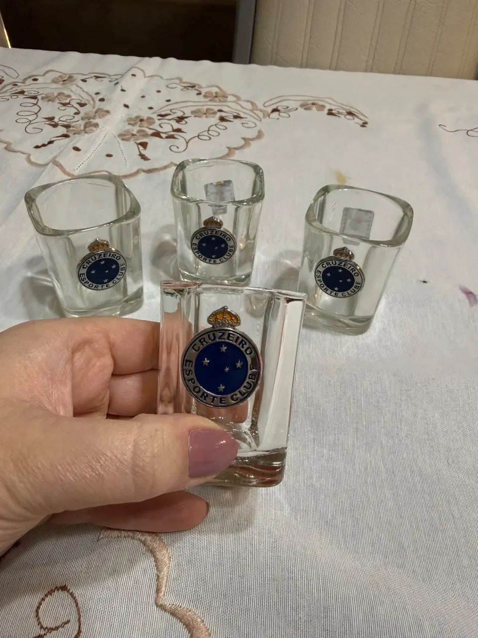 Vendo 4 tacinhas de drink com escudo do Cruzeiro 