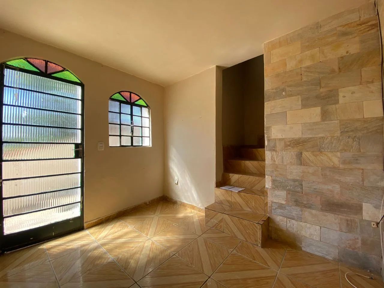 ALUGO CASA NO BAIRRO CAIÇARA