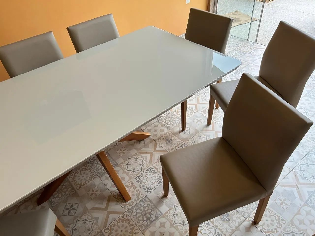 Mesa grande e 8 cadeiras - Foto 2